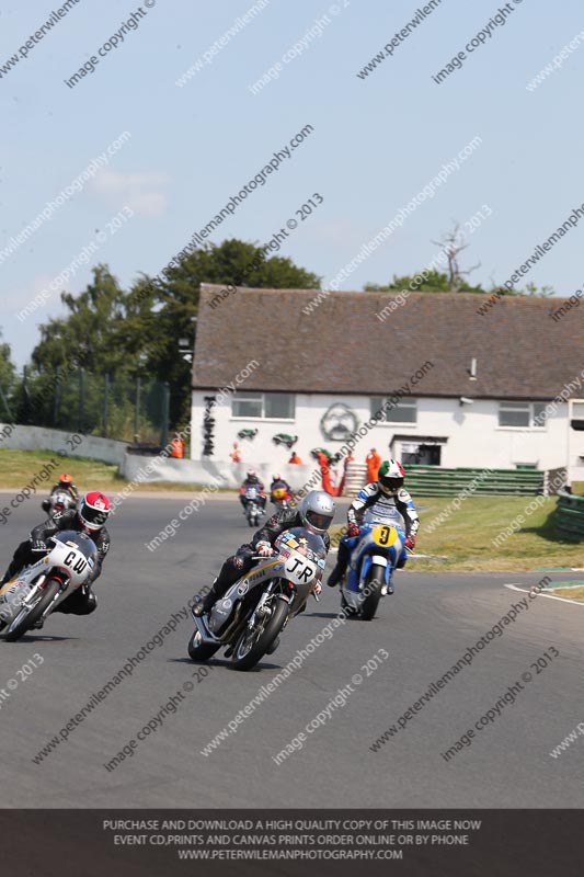 Vintage motorcycle club;eventdigitalimages;mallory park;mallory park trackday photographs;no limits trackdays;peter wileman photography;trackday digital images;trackday photos;vmcc festival 1000 bikes photographs