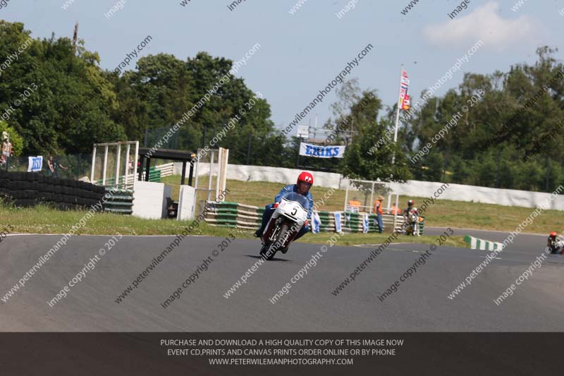 Vintage motorcycle club;eventdigitalimages;mallory park;mallory park trackday photographs;no limits trackdays;peter wileman photography;trackday digital images;trackday photos;vmcc festival 1000 bikes photographs