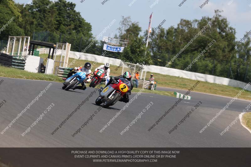 Vintage motorcycle club;eventdigitalimages;mallory park;mallory park trackday photographs;no limits trackdays;peter wileman photography;trackday digital images;trackday photos;vmcc festival 1000 bikes photographs