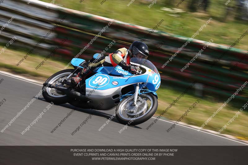 Vintage motorcycle club;eventdigitalimages;mallory park;mallory park trackday photographs;no limits trackdays;peter wileman photography;trackday digital images;trackday photos;vmcc festival 1000 bikes photographs