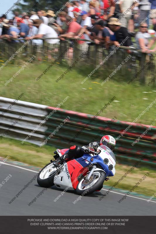 Vintage motorcycle club;eventdigitalimages;mallory park;mallory park trackday photographs;no limits trackdays;peter wileman photography;trackday digital images;trackday photos;vmcc festival 1000 bikes photographs