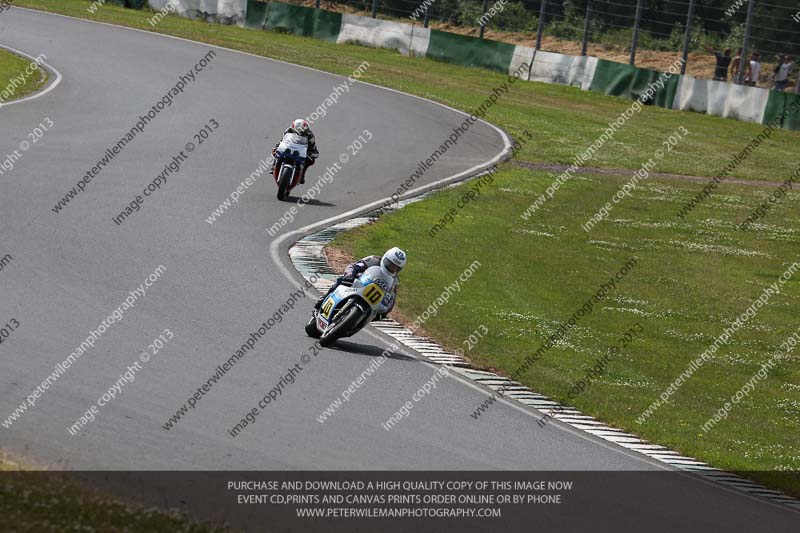 Vintage motorcycle club;eventdigitalimages;mallory park;mallory park trackday photographs;no limits trackdays;peter wileman photography;trackday digital images;trackday photos;vmcc festival 1000 bikes photographs