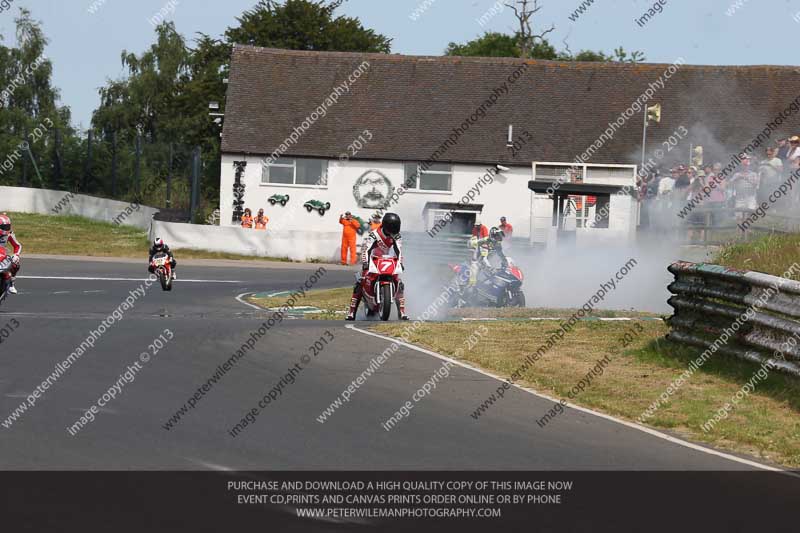 Vintage motorcycle club;eventdigitalimages;mallory park;mallory park trackday photographs;no limits trackdays;peter wileman photography;trackday digital images;trackday photos;vmcc festival 1000 bikes photographs