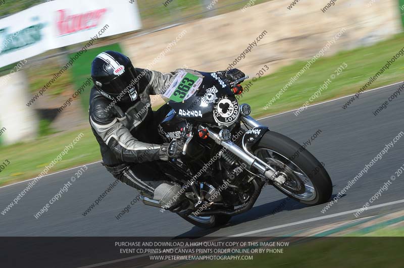 Vintage motorcycle club;eventdigitalimages;mallory park;mallory park trackday photographs;no limits trackdays;peter wileman photography;trackday digital images;trackday photos;vmcc festival 1000 bikes photographs