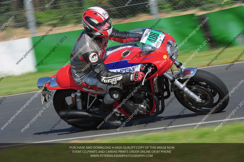 Vintage motorcycle club;eventdigitalimages;mallory park;mallory park trackday photographs;no limits trackdays;peter wileman photography;trackday digital images;trackday photos;vmcc festival 1000 bikes photographs