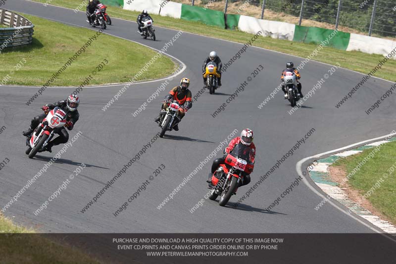 Vintage motorcycle club;eventdigitalimages;mallory park;mallory park trackday photographs;no limits trackdays;peter wileman photography;trackday digital images;trackday photos;vmcc festival 1000 bikes photographs