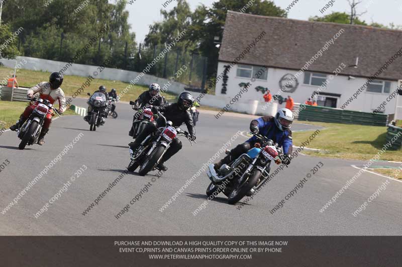 Vintage motorcycle club;eventdigitalimages;mallory park;mallory park trackday photographs;no limits trackdays;peter wileman photography;trackday digital images;trackday photos;vmcc festival 1000 bikes photographs