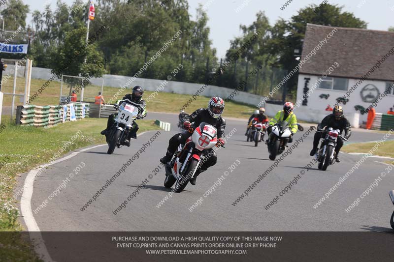 Vintage motorcycle club;eventdigitalimages;mallory park;mallory park trackday photographs;no limits trackdays;peter wileman photography;trackday digital images;trackday photos;vmcc festival 1000 bikes photographs