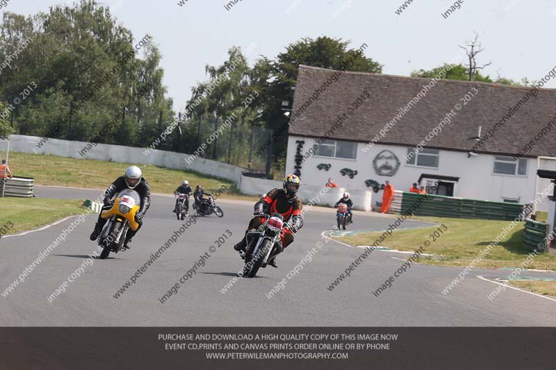 Vintage motorcycle club;eventdigitalimages;mallory park;mallory park trackday photographs;no limits trackdays;peter wileman photography;trackday digital images;trackday photos;vmcc festival 1000 bikes photographs