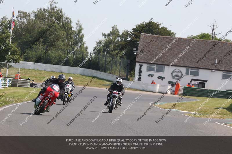 Vintage motorcycle club;eventdigitalimages;mallory park;mallory park trackday photographs;no limits trackdays;peter wileman photography;trackday digital images;trackday photos;vmcc festival 1000 bikes photographs