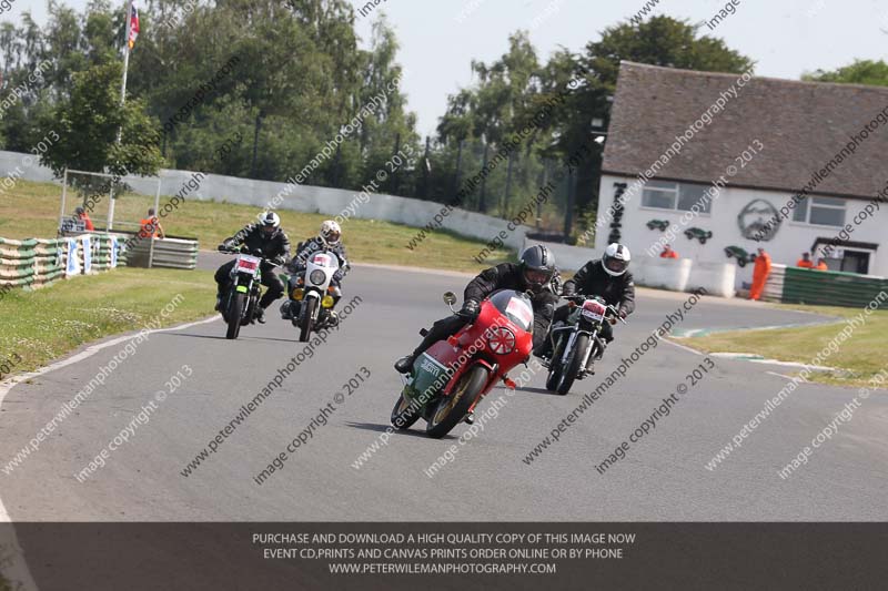 Vintage motorcycle club;eventdigitalimages;mallory park;mallory park trackday photographs;no limits trackdays;peter wileman photography;trackday digital images;trackday photos;vmcc festival 1000 bikes photographs