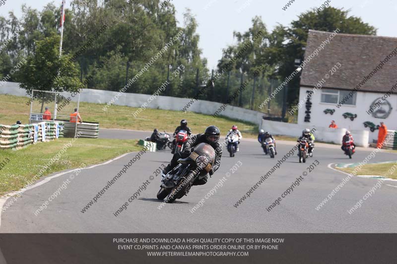 Vintage motorcycle club;eventdigitalimages;mallory park;mallory park trackday photographs;no limits trackdays;peter wileman photography;trackday digital images;trackday photos;vmcc festival 1000 bikes photographs