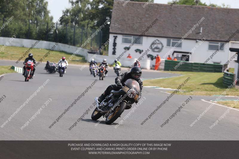 Vintage motorcycle club;eventdigitalimages;mallory park;mallory park trackday photographs;no limits trackdays;peter wileman photography;trackday digital images;trackday photos;vmcc festival 1000 bikes photographs