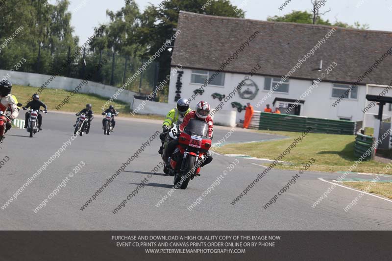 Vintage motorcycle club;eventdigitalimages;mallory park;mallory park trackday photographs;no limits trackdays;peter wileman photography;trackday digital images;trackday photos;vmcc festival 1000 bikes photographs