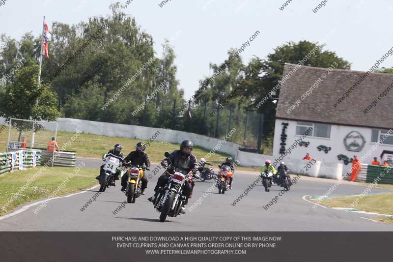 Vintage motorcycle club;eventdigitalimages;mallory park;mallory park trackday photographs;no limits trackdays;peter wileman photography;trackday digital images;trackday photos;vmcc festival 1000 bikes photographs