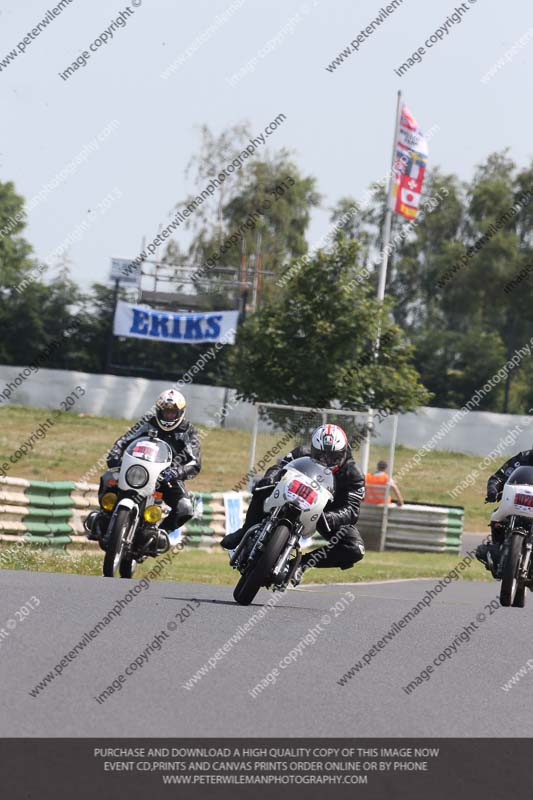 Vintage motorcycle club;eventdigitalimages;mallory park;mallory park trackday photographs;no limits trackdays;peter wileman photography;trackday digital images;trackday photos;vmcc festival 1000 bikes photographs