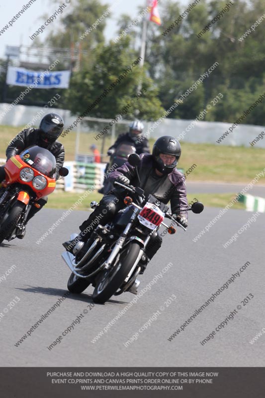 Vintage motorcycle club;eventdigitalimages;mallory park;mallory park trackday photographs;no limits trackdays;peter wileman photography;trackday digital images;trackday photos;vmcc festival 1000 bikes photographs