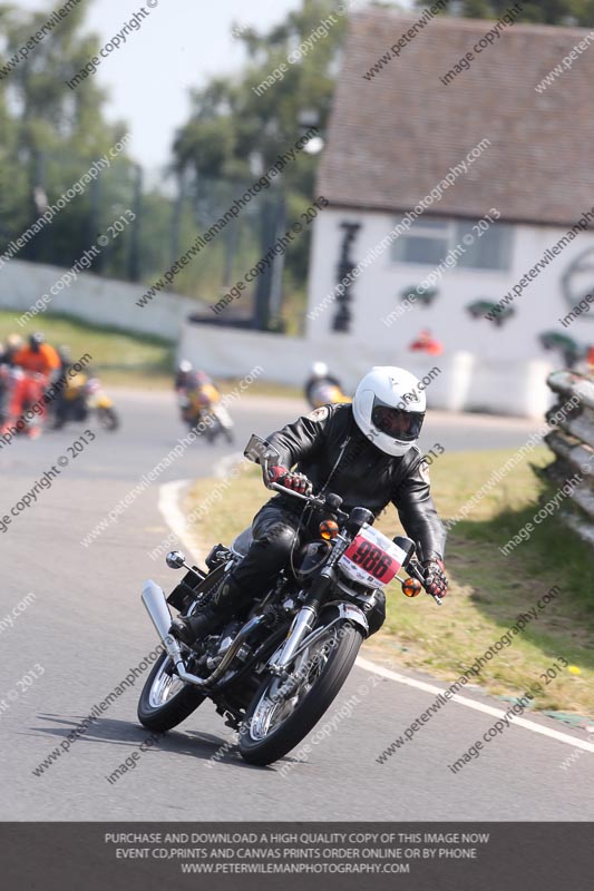 Vintage motorcycle club;eventdigitalimages;mallory park;mallory park trackday photographs;no limits trackdays;peter wileman photography;trackday digital images;trackday photos;vmcc festival 1000 bikes photographs