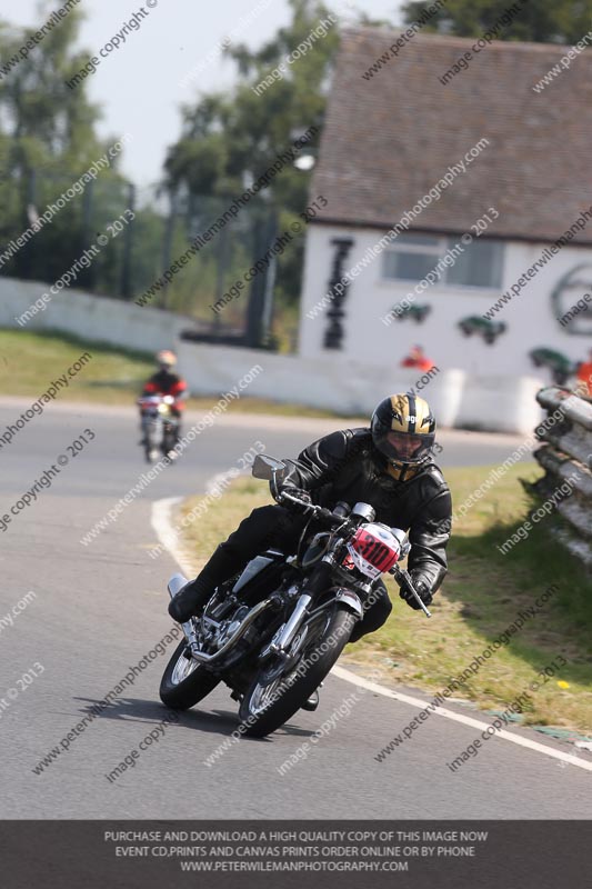 Vintage motorcycle club;eventdigitalimages;mallory park;mallory park trackday photographs;no limits trackdays;peter wileman photography;trackday digital images;trackday photos;vmcc festival 1000 bikes photographs