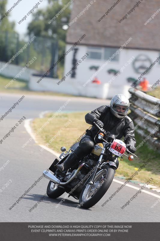 Vintage motorcycle club;eventdigitalimages;mallory park;mallory park trackday photographs;no limits trackdays;peter wileman photography;trackday digital images;trackday photos;vmcc festival 1000 bikes photographs