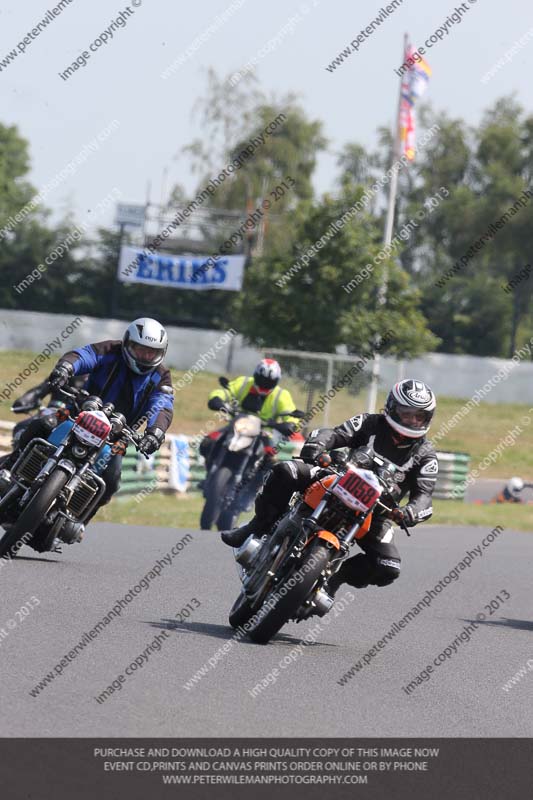 Vintage motorcycle club;eventdigitalimages;mallory park;mallory park trackday photographs;no limits trackdays;peter wileman photography;trackday digital images;trackday photos;vmcc festival 1000 bikes photographs