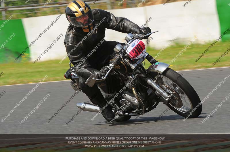 Vintage motorcycle club;eventdigitalimages;mallory park;mallory park trackday photographs;no limits trackdays;peter wileman photography;trackday digital images;trackday photos;vmcc festival 1000 bikes photographs