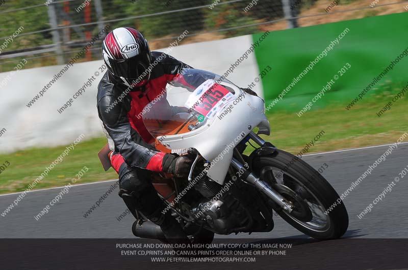 Vintage motorcycle club;eventdigitalimages;mallory park;mallory park trackday photographs;no limits trackdays;peter wileman photography;trackday digital images;trackday photos;vmcc festival 1000 bikes photographs