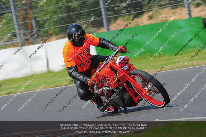 Vintage motorcycle club;eventdigitalimages;mallory park;mallory park trackday photographs;no limits trackdays;peter wileman photography;trackday digital images;trackday photos;vmcc festival 1000 bikes photographs