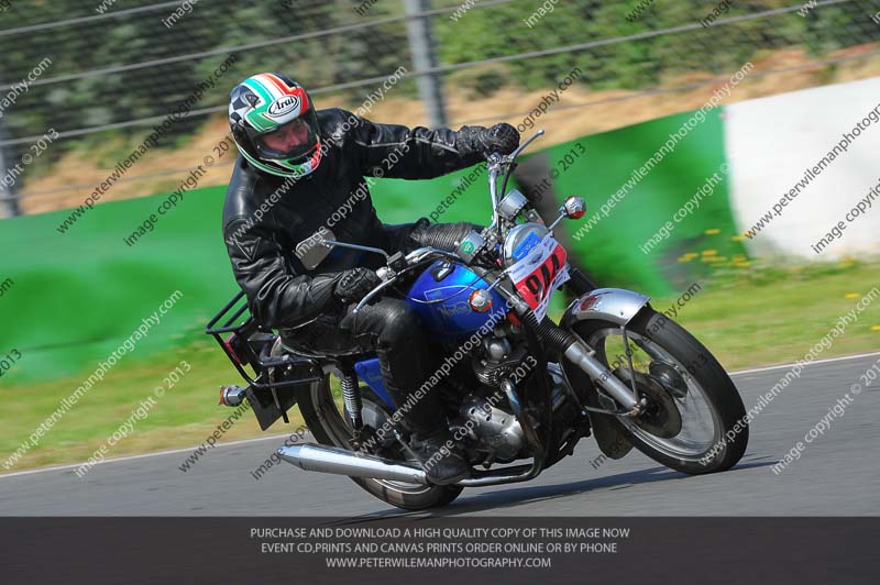 Vintage motorcycle club;eventdigitalimages;mallory park;mallory park trackday photographs;no limits trackdays;peter wileman photography;trackday digital images;trackday photos;vmcc festival 1000 bikes photographs