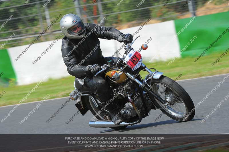 Vintage motorcycle club;eventdigitalimages;mallory park;mallory park trackday photographs;no limits trackdays;peter wileman photography;trackday digital images;trackday photos;vmcc festival 1000 bikes photographs