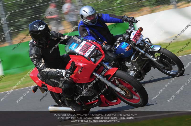 Vintage motorcycle club;eventdigitalimages;mallory park;mallory park trackday photographs;no limits trackdays;peter wileman photography;trackday digital images;trackday photos;vmcc festival 1000 bikes photographs