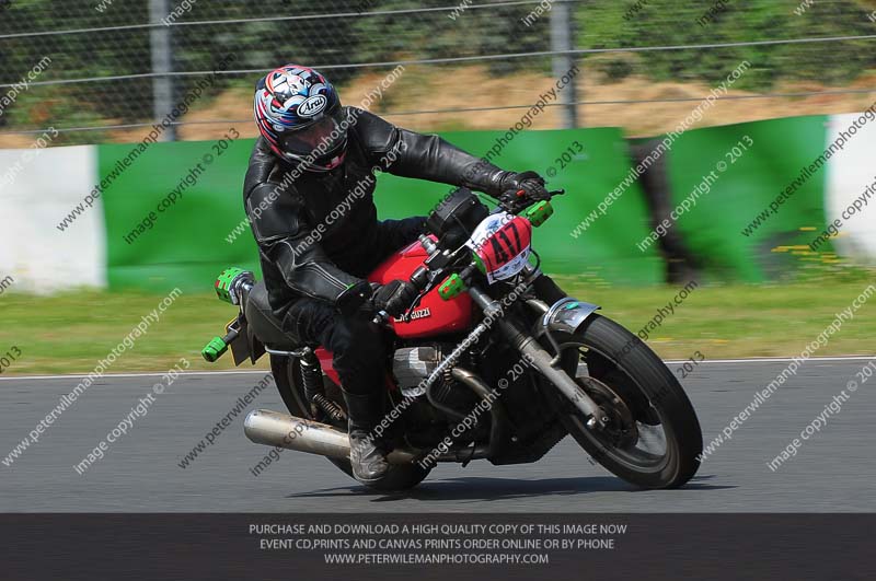 Vintage motorcycle club;eventdigitalimages;mallory park;mallory park trackday photographs;no limits trackdays;peter wileman photography;trackday digital images;trackday photos;vmcc festival 1000 bikes photographs