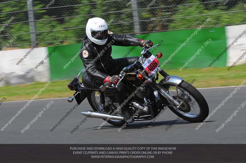 Vintage motorcycle club;eventdigitalimages;mallory park;mallory park trackday photographs;no limits trackdays;peter wileman photography;trackday digital images;trackday photos;vmcc festival 1000 bikes photographs