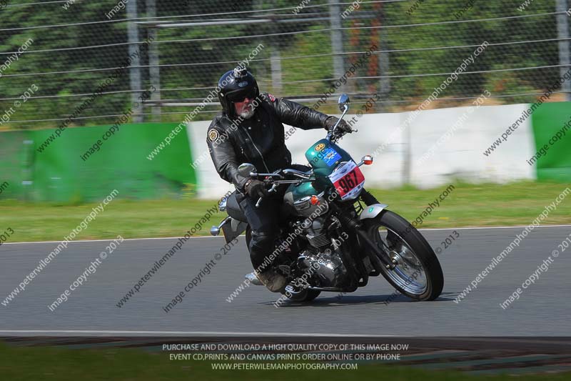 Vintage motorcycle club;eventdigitalimages;mallory park;mallory park trackday photographs;no limits trackdays;peter wileman photography;trackday digital images;trackday photos;vmcc festival 1000 bikes photographs