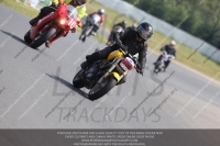 Vintage-motorcycle-club;eventdigitalimages;mallory-park;mallory-park-trackday-photographs;no-limits-trackdays;peter-wileman-photography;trackday-digital-images;trackday-photos;vmcc-festival-1000-bikes-photographs