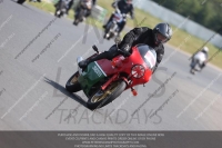 Vintage-motorcycle-club;eventdigitalimages;mallory-park;mallory-park-trackday-photographs;no-limits-trackdays;peter-wileman-photography;trackday-digital-images;trackday-photos;vmcc-festival-1000-bikes-photographs