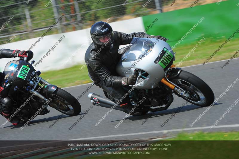 Vintage motorcycle club;eventdigitalimages;mallory park;mallory park trackday photographs;no limits trackdays;peter wileman photography;trackday digital images;trackday photos;vmcc festival 1000 bikes photographs