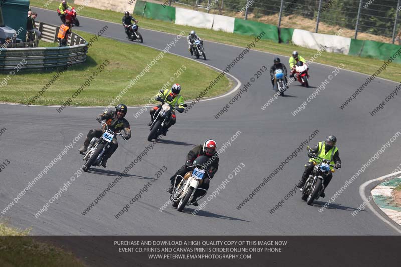 Vintage motorcycle club;eventdigitalimages;mallory park;mallory park trackday photographs;no limits trackdays;peter wileman photography;trackday digital images;trackday photos;vmcc festival 1000 bikes photographs