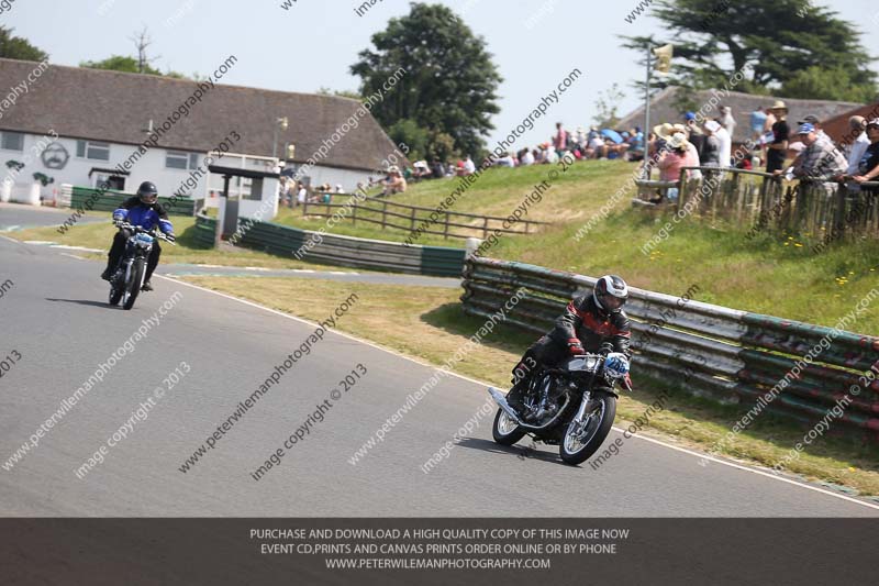 Vintage motorcycle club;eventdigitalimages;mallory park;mallory park trackday photographs;no limits trackdays;peter wileman photography;trackday digital images;trackday photos;vmcc festival 1000 bikes photographs