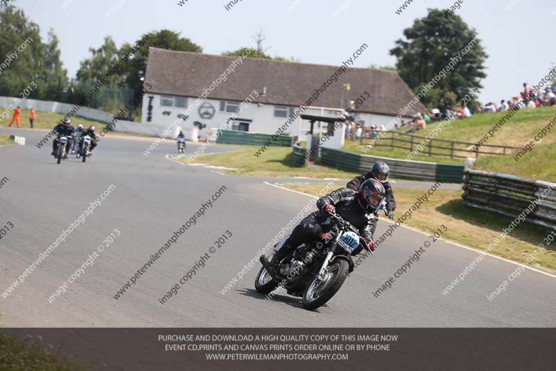 Vintage motorcycle club;eventdigitalimages;mallory park;mallory park trackday photographs;no limits trackdays;peter wileman photography;trackday digital images;trackday photos;vmcc festival 1000 bikes photographs