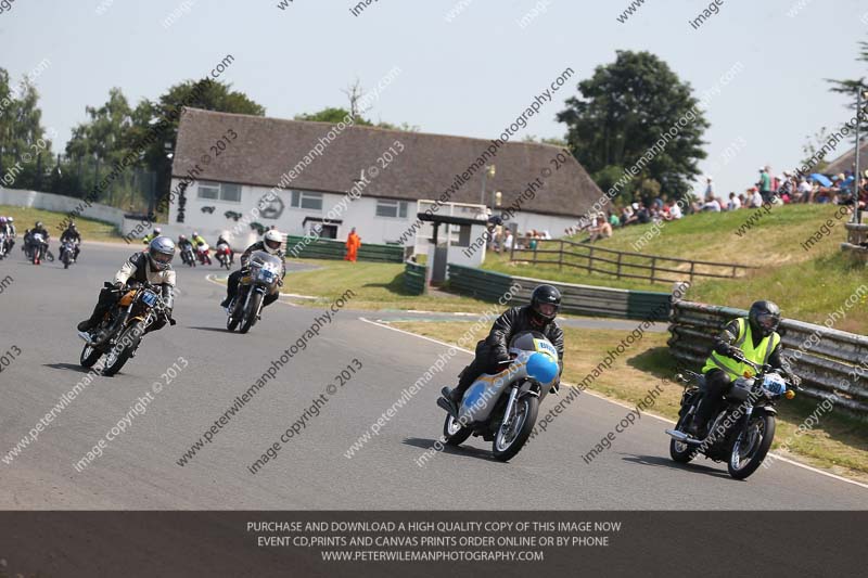 Vintage motorcycle club;eventdigitalimages;mallory park;mallory park trackday photographs;no limits trackdays;peter wileman photography;trackday digital images;trackday photos;vmcc festival 1000 bikes photographs