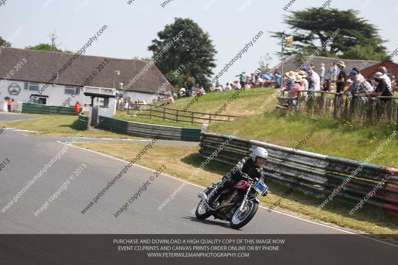 Vintage motorcycle club;eventdigitalimages;mallory park;mallory park trackday photographs;no limits trackdays;peter wileman photography;trackday digital images;trackday photos;vmcc festival 1000 bikes photographs