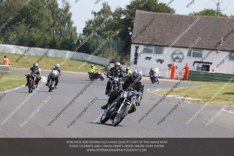 Vintage motorcycle club;eventdigitalimages;mallory park;mallory park trackday photographs;no limits trackdays;peter wileman photography;trackday digital images;trackday photos;vmcc festival 1000 bikes photographs