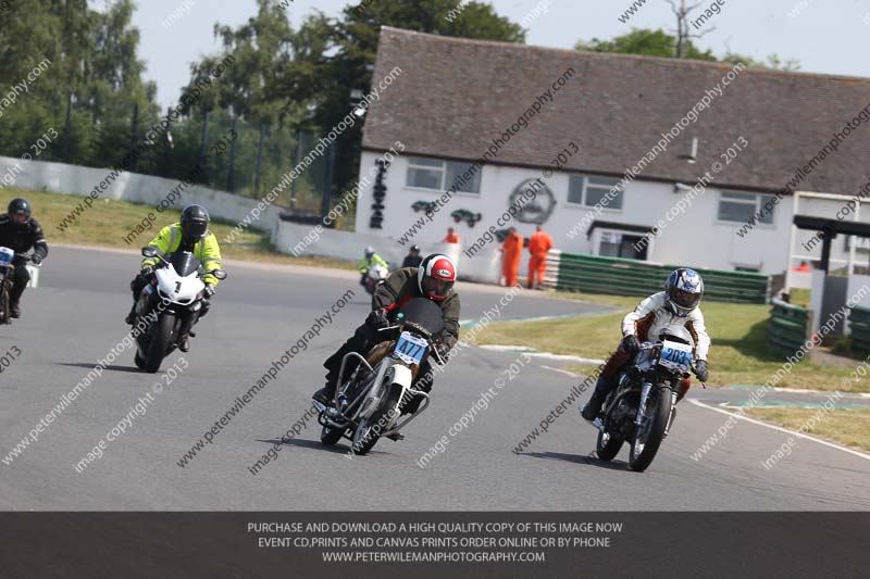 Vintage motorcycle club;eventdigitalimages;mallory park;mallory park trackday photographs;no limits trackdays;peter wileman photography;trackday digital images;trackday photos;vmcc festival 1000 bikes photographs