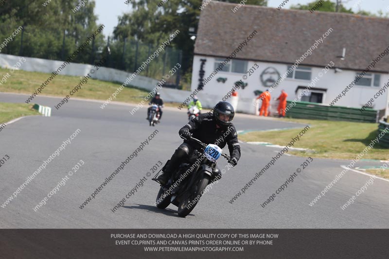 Vintage motorcycle club;eventdigitalimages;mallory park;mallory park trackday photographs;no limits trackdays;peter wileman photography;trackday digital images;trackday photos;vmcc festival 1000 bikes photographs