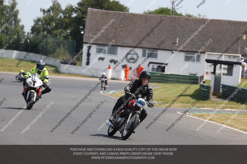 Vintage motorcycle club;eventdigitalimages;mallory park;mallory park trackday photographs;no limits trackdays;peter wileman photography;trackday digital images;trackday photos;vmcc festival 1000 bikes photographs