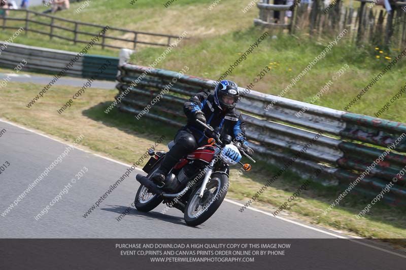 Vintage motorcycle club;eventdigitalimages;mallory park;mallory park trackday photographs;no limits trackdays;peter wileman photography;trackday digital images;trackday photos;vmcc festival 1000 bikes photographs