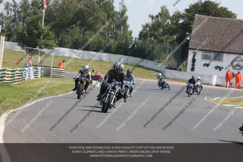 Vintage motorcycle club;eventdigitalimages;mallory park;mallory park trackday photographs;no limits trackdays;peter wileman photography;trackday digital images;trackday photos;vmcc festival 1000 bikes photographs