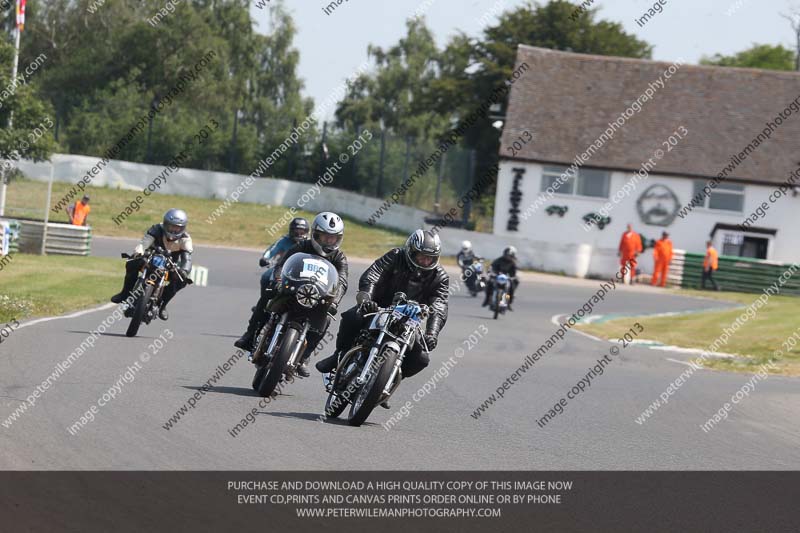 Vintage motorcycle club;eventdigitalimages;mallory park;mallory park trackday photographs;no limits trackdays;peter wileman photography;trackday digital images;trackday photos;vmcc festival 1000 bikes photographs