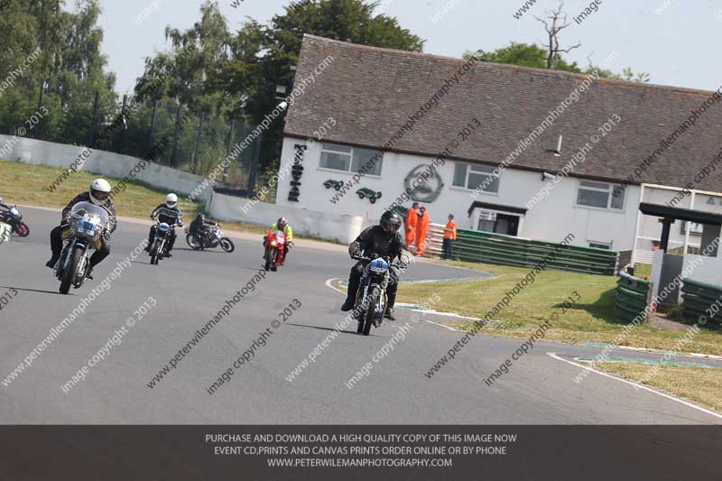 Vintage motorcycle club;eventdigitalimages;mallory park;mallory park trackday photographs;no limits trackdays;peter wileman photography;trackday digital images;trackday photos;vmcc festival 1000 bikes photographs